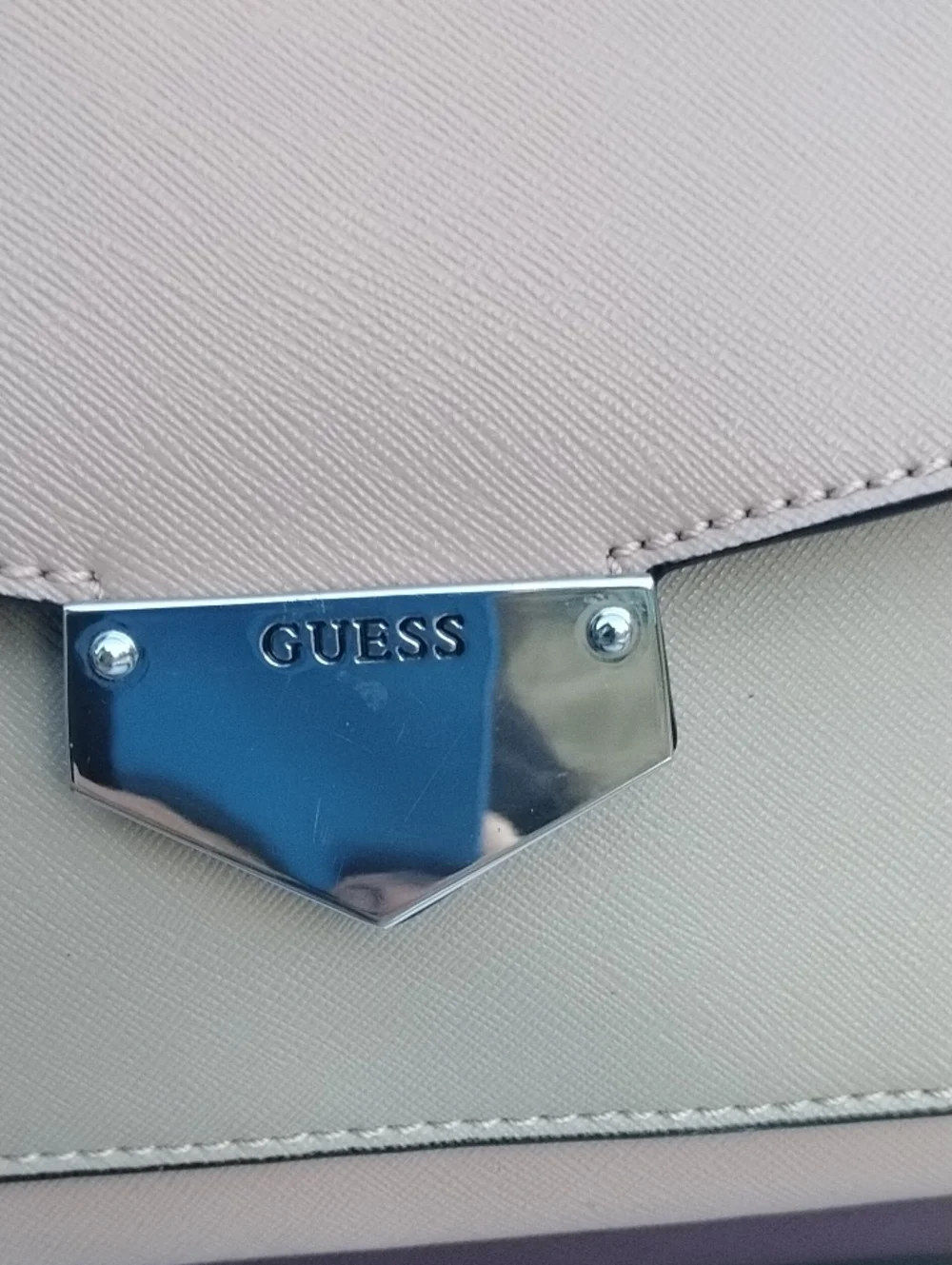 Guess elegant satchel